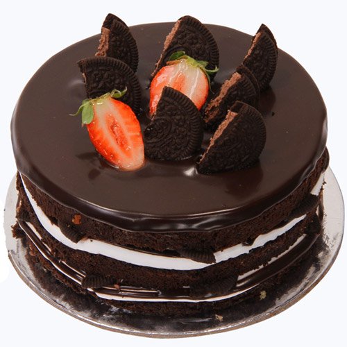 chocolate-cake-with-half-oreo