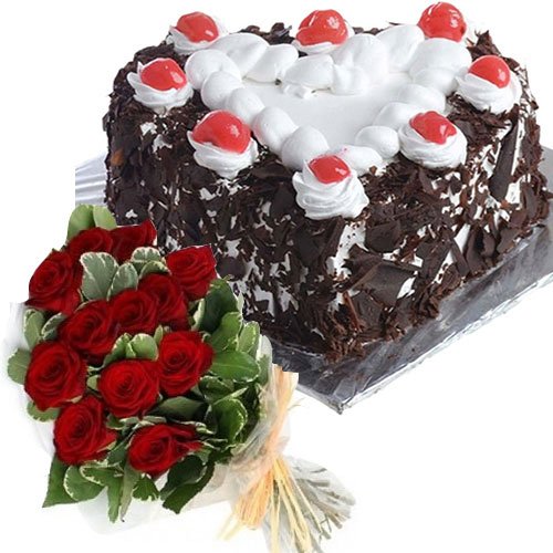 black-forest-cake-in-heart-12-roses