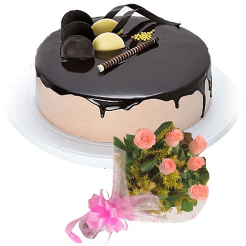 chocolate-with-cream-cake-6-pink-roses