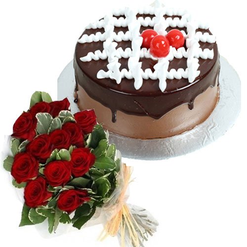 deluxe-chocolate-cake-12-roses