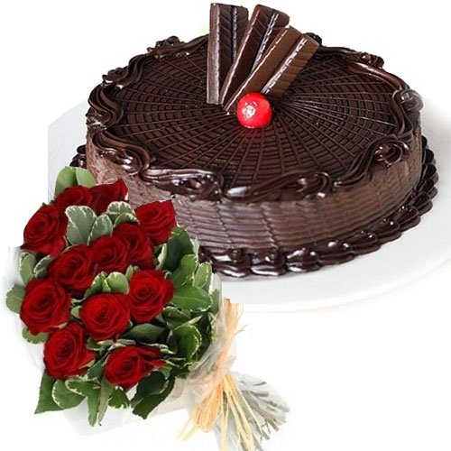 imperial-crunch-cake-12-red-roses